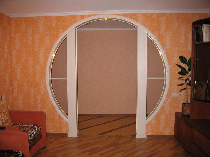 Døren til det originale design med indbygget belysning