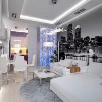 опция за красив интериор на стая в светли цветове на снимка в модерен стил