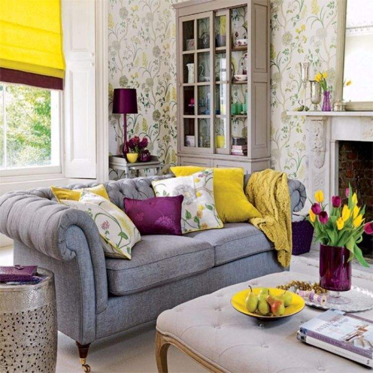 tapet-stue-ideer-væg-design-eksempler-grå-gul-blomstermønster