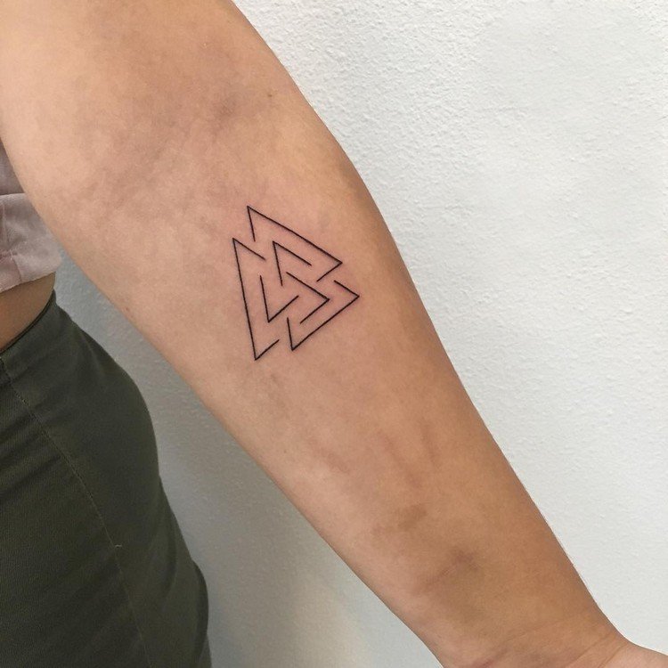 familie tatovering ideer samhørighed symbol trekanter