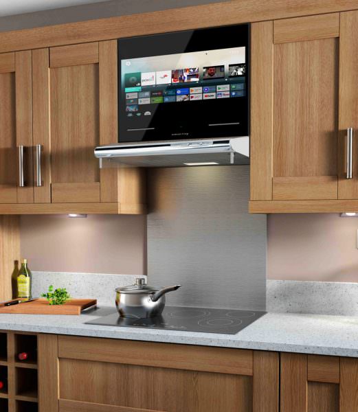 umístění televizoru v interiéru kuchyně