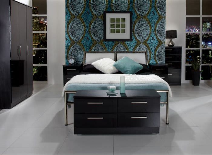 Tmavý design ložnice ve stylu minimalismu