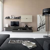 En blanding af creme og sort i et moderne design