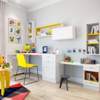 חדר ילדים בצבעי פסטל עם מבטאים צהובים