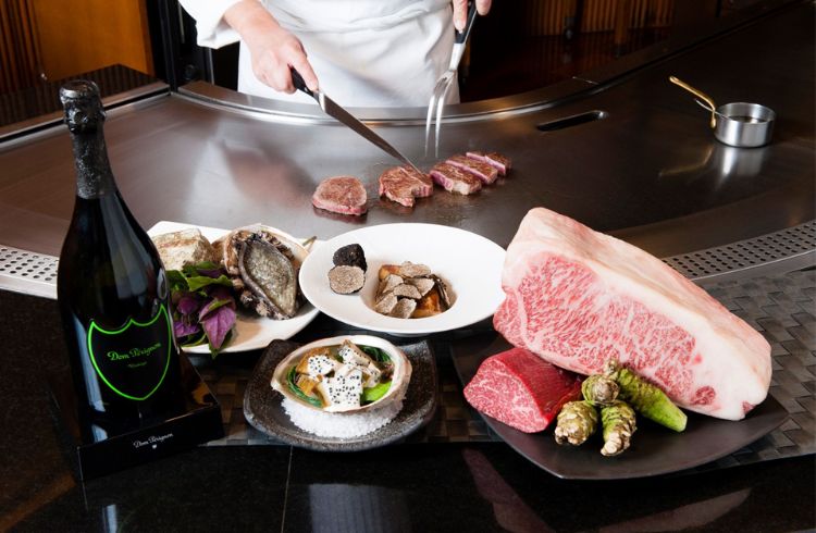 teppanyaki fad tallerken grill japansk madlavning eksotiske retter tilberedning af grøntsager oksekød marmoreret vestlig smag