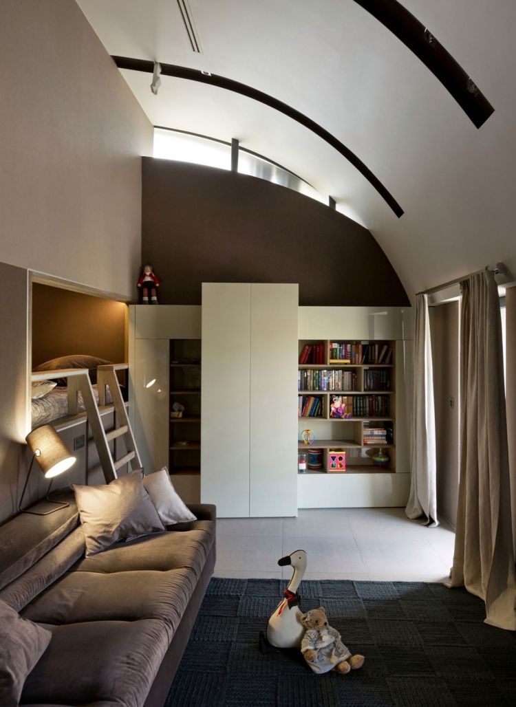 børneværelse-moderne-interiør-design-pastelfarvet-lofts seng