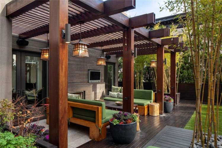 Terrasse design 2015 træ grønne polstring bambus plante krukker