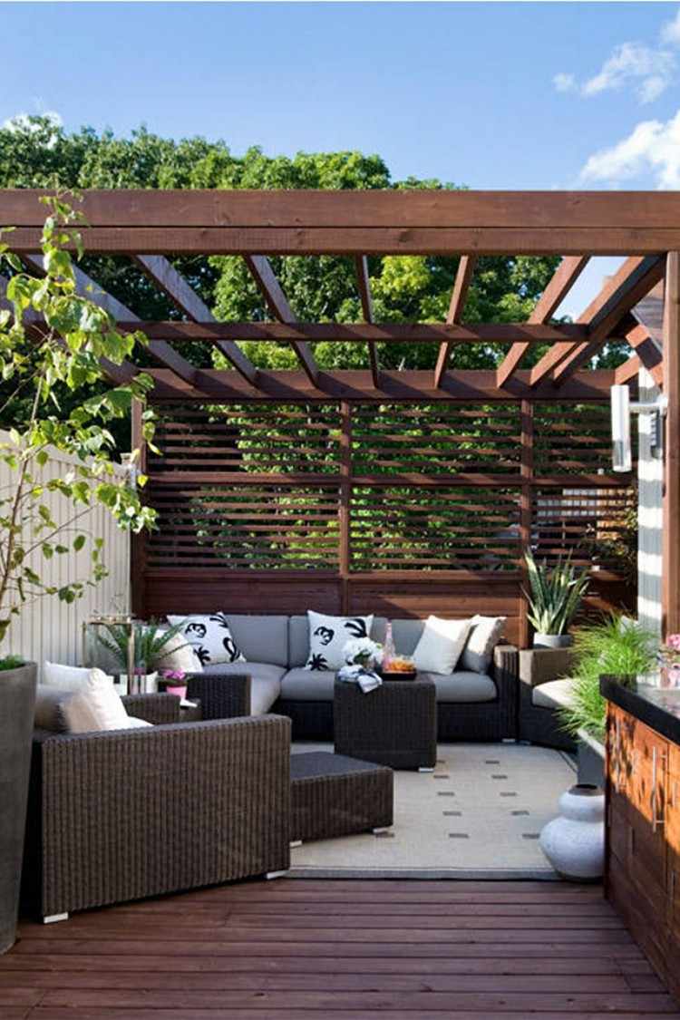 Hyggelig terrasse med eksempel på lounge design