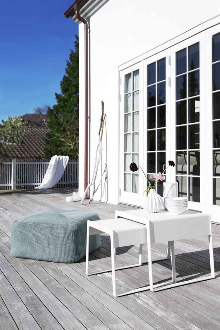 Terrasse design ideer Skandinaviske hvide møbler med enkel elegance