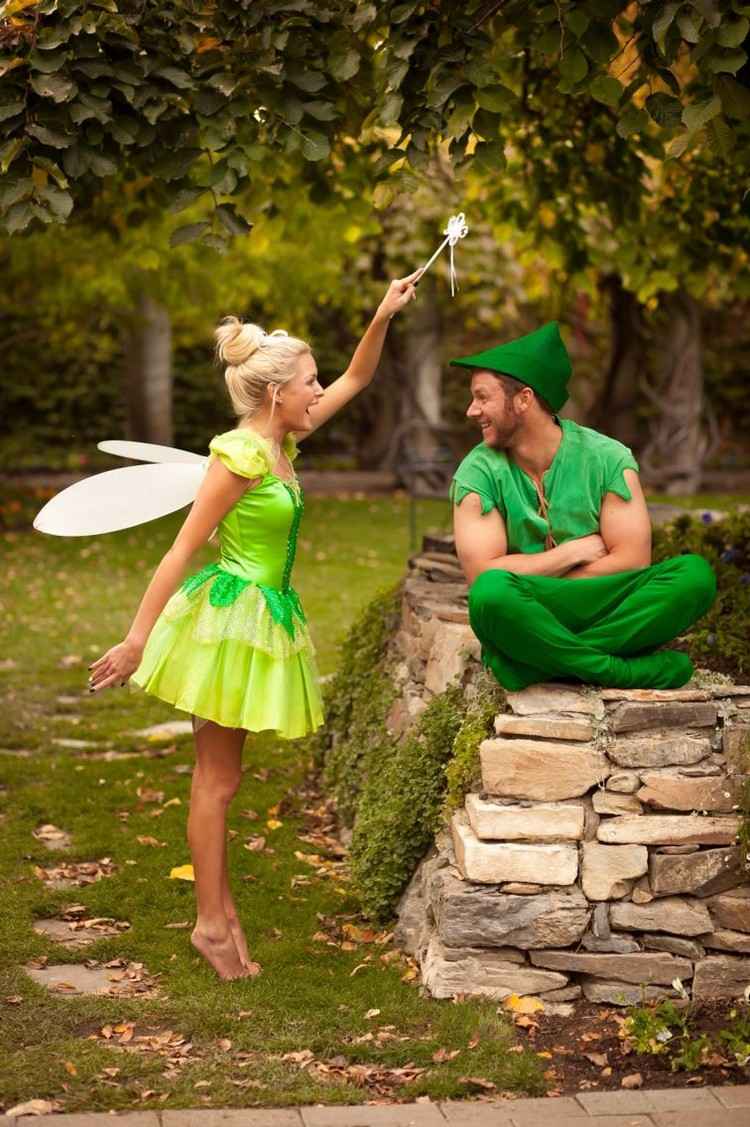 Lav selv Tinkerbell -frisure Instruktioner Halloween -kostumer til par