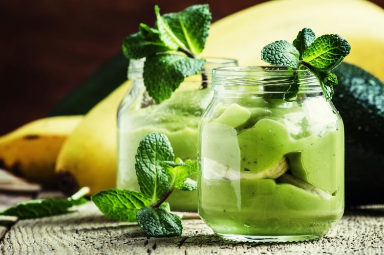 Optø frosne avocadoer og brug dem til is, smoothies, dips og salater
