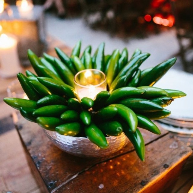 bryllup-bord-dekoration-ideer-grøn-peber-skål-stearinlys