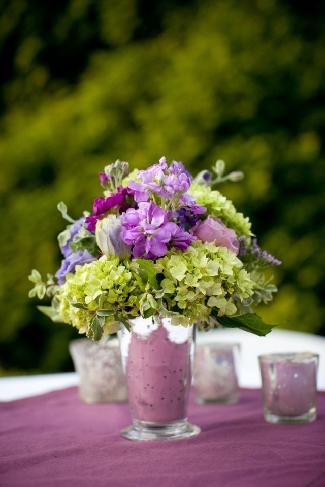 bryllup-bord-dekoration-ideer-lilla-grøn-palet-hortensiaer