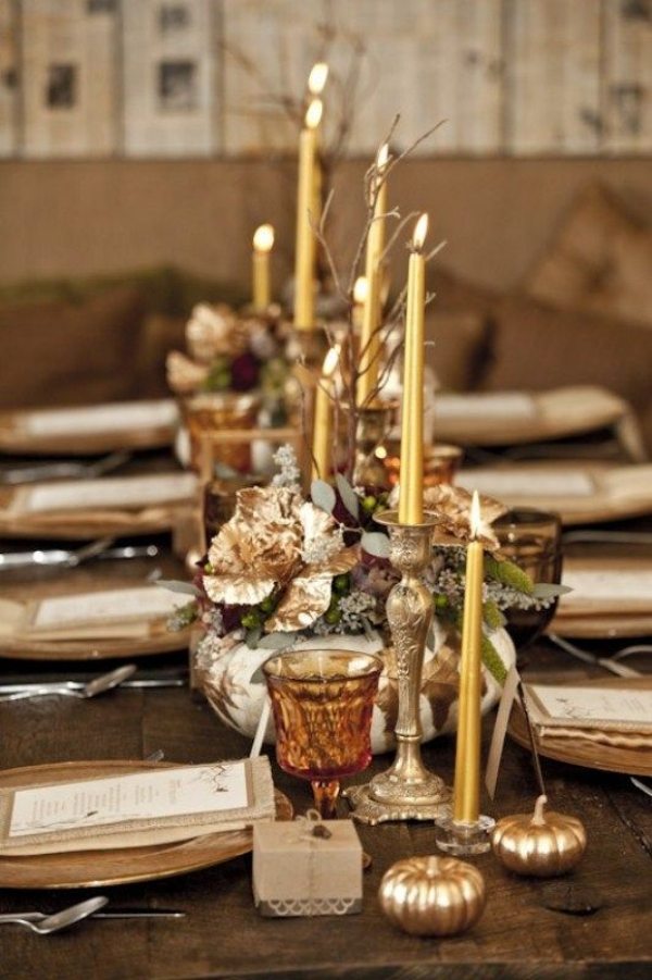 borddekoration-bryllup-ideer-efterår-gyldne-toner-mini-græskar