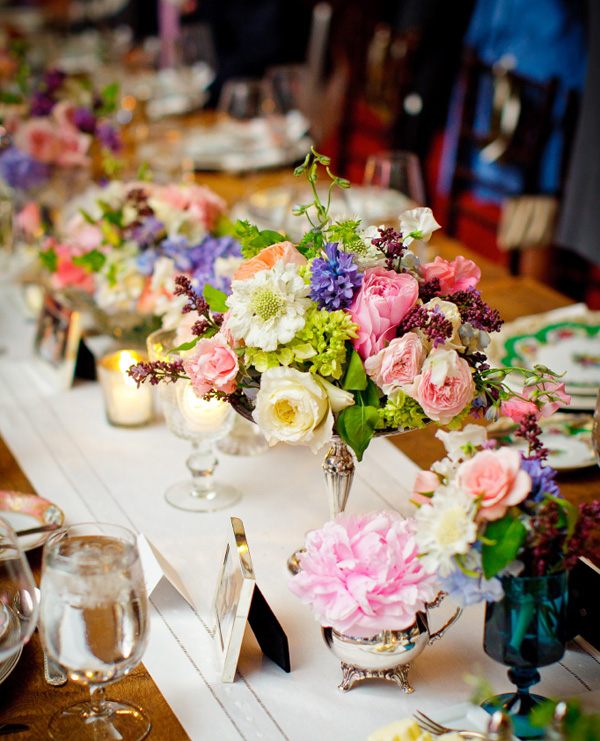 Blomsterarrangementer bord sommer bryllupsplanlægning