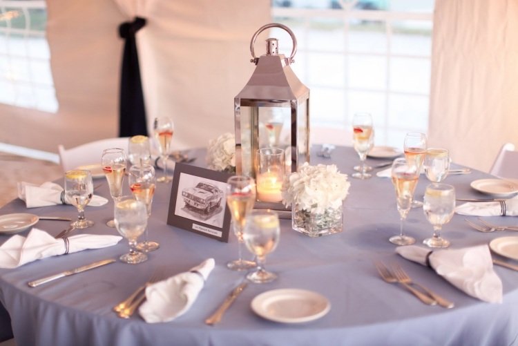 Bryllup bord dekorationer lavendel dug krystalglas