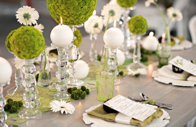 Bryllup-bord-dekoration-grøn-hvid-frisk-moderne