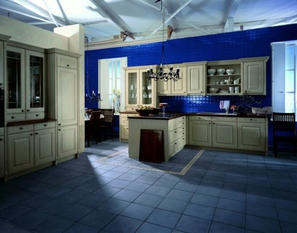 stærk-farve-køkken-blå