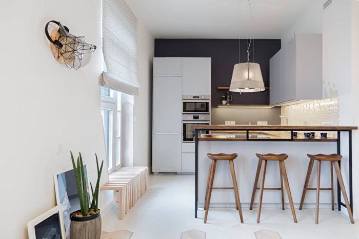 Loftstil svartvitt köksdesign