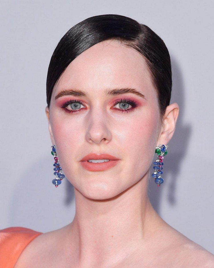 Make-up trends 2021 pink smokey eyes ansigtsmaling