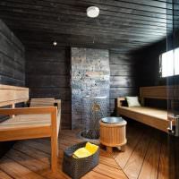 Malá sauna v tmavých farbách