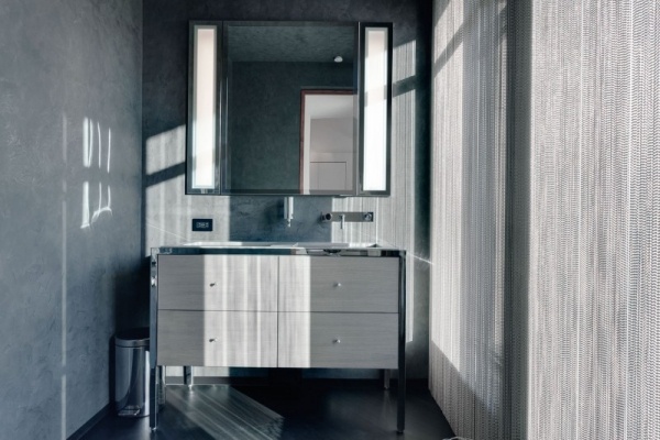 moderne lejlighed med klassisk design håndvask