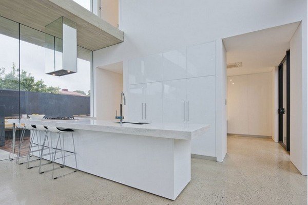 moderne husglas og beton køkken