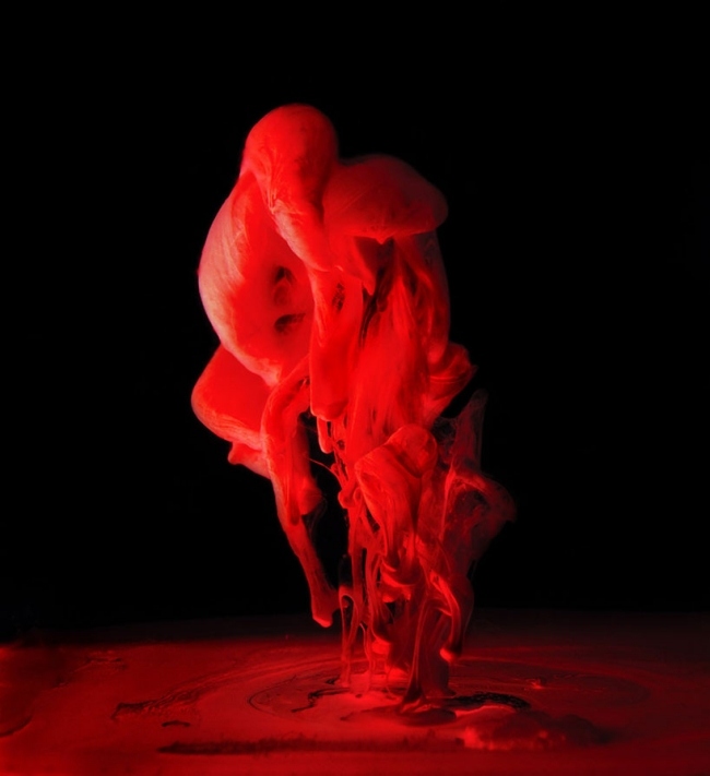Moderne kunstfotografering-Mark-Mawson Projekter Acqueous-serien rødt blæk