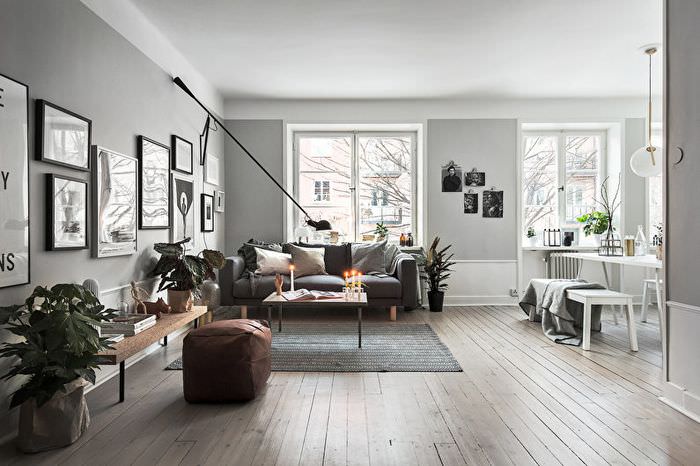Svetlá obývacia izba v škandinávskom štýle