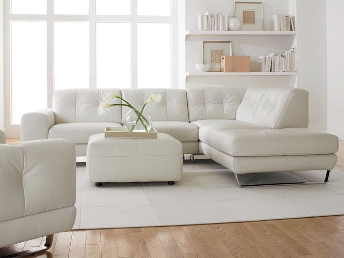 идея за модерен дизайн на стая с диван