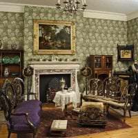 dunkles viktorianisches Zimmerinnenfoto