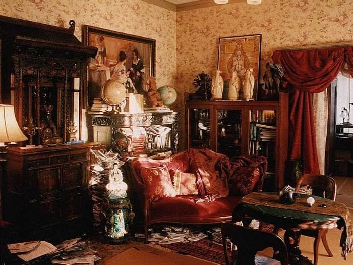 neobvyklý dekor obývačky vo viktoriánskom štýle