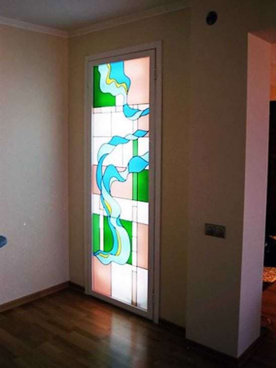 mozaikové vitráže v domácím designu