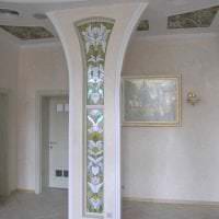 pískování vitráží na obrázku designu ložnice