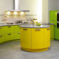Køkkenø med gule facader