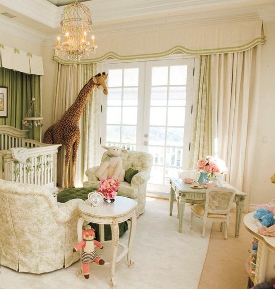 Baby room klassisk indretning plusche
