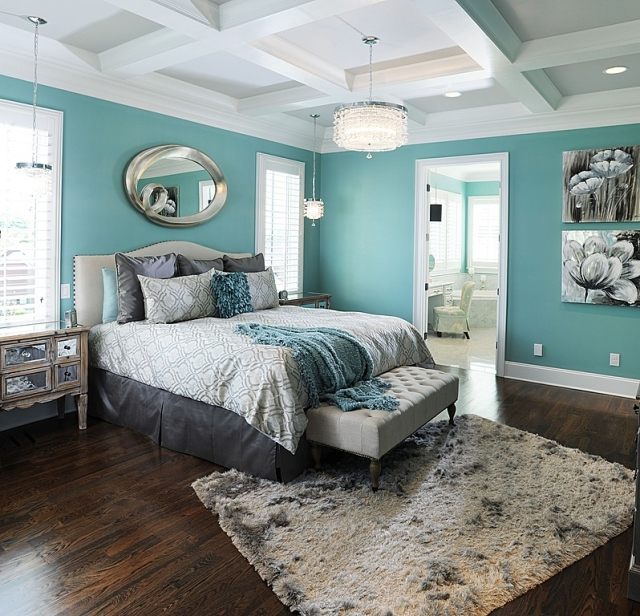 turkis-væg-farve-design-soveværelse-trægulv-lakeret