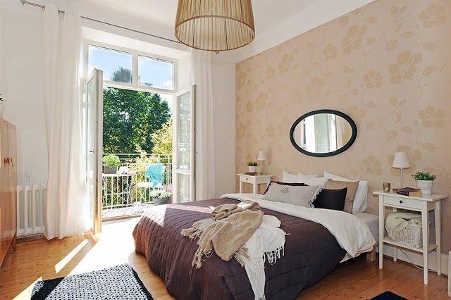 møblering-skandinavisk-moderne-lejlighed-soveværelse-blomster-tapet