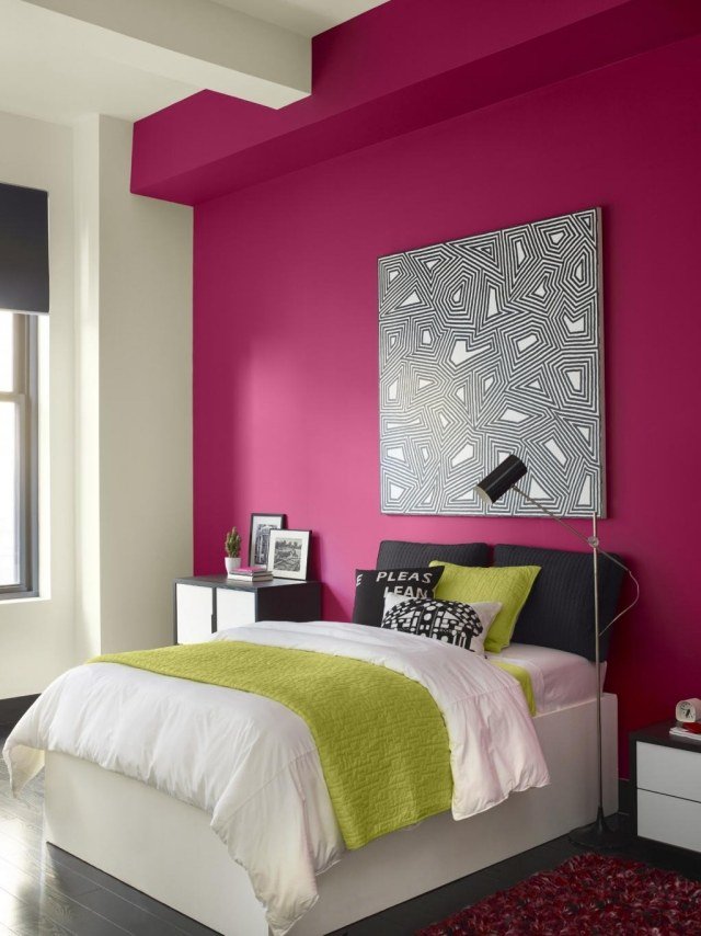 moderne-soveværelse-højt til loftet-væg-design-farve-lilla