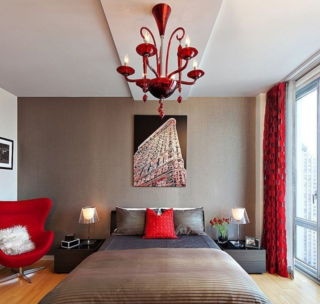 moderne-væg-farver-til-soveværelse-afslappende-beige-rød-gardin-relax-stol