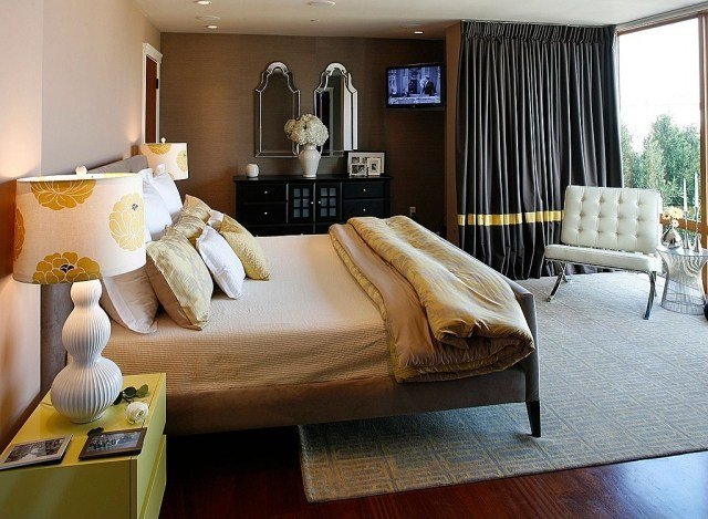 ideer-soveværelse-moderne-farver-tekstiler-guld-striber-gardin