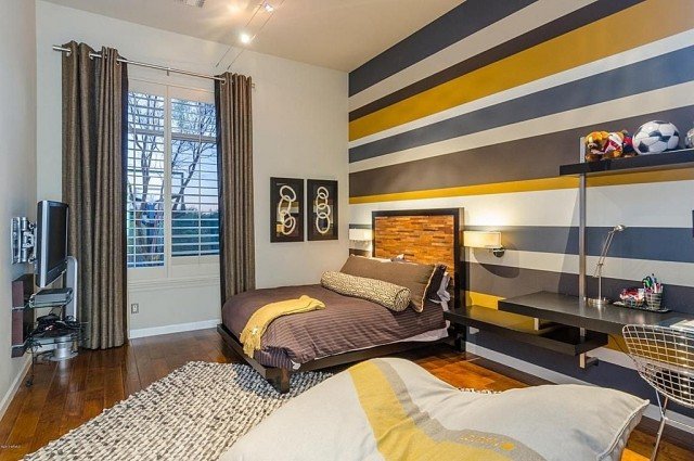 væg-farver-soveværelse-vandrette striber-væg-striber-farvet-seng-sengegavl-træ