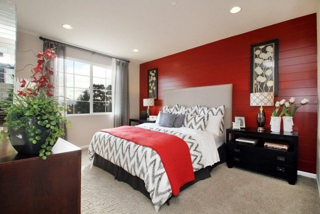 Soveværelse-væg-design-farve-rød-seng-loft-vinkel-mønster