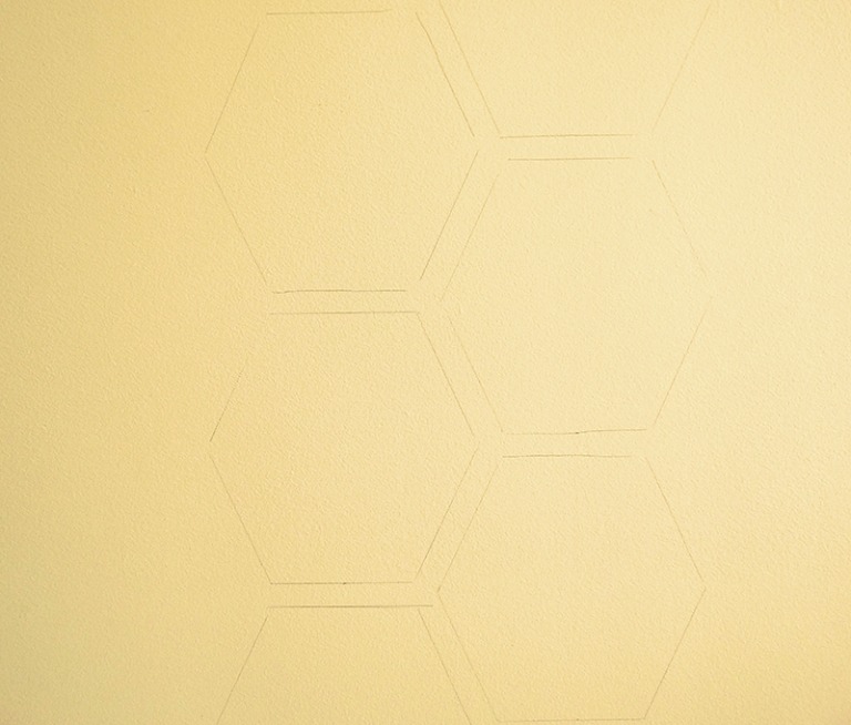 Væg-design-gør-det-selv-honningkage-mønster-mærke