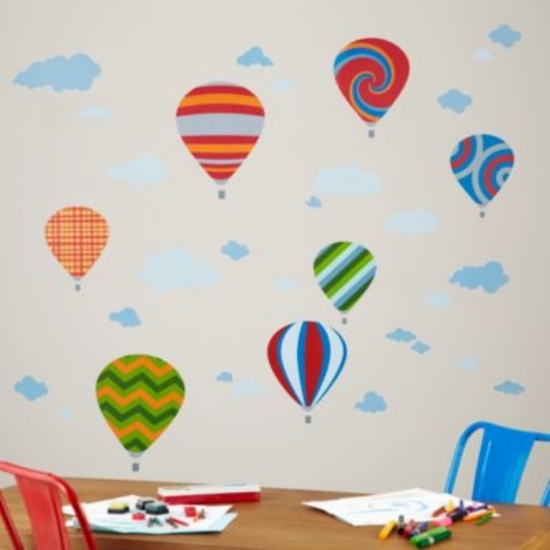 vægmærkater børneværelse ideer til drenge luftballon farverige
