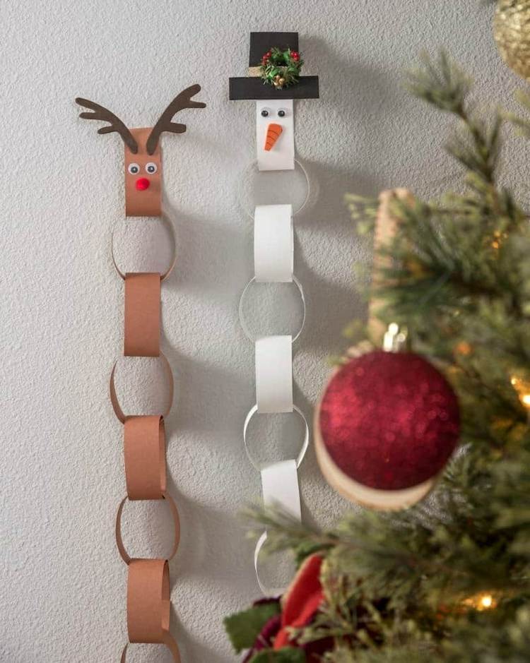 Julehåndværk med børn til advent - rensdyr og snemandekrans lavet af papirringe