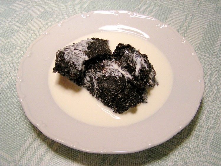 hvad man skal spise i påske finland typisk påske dessert mämmi malt budding creme