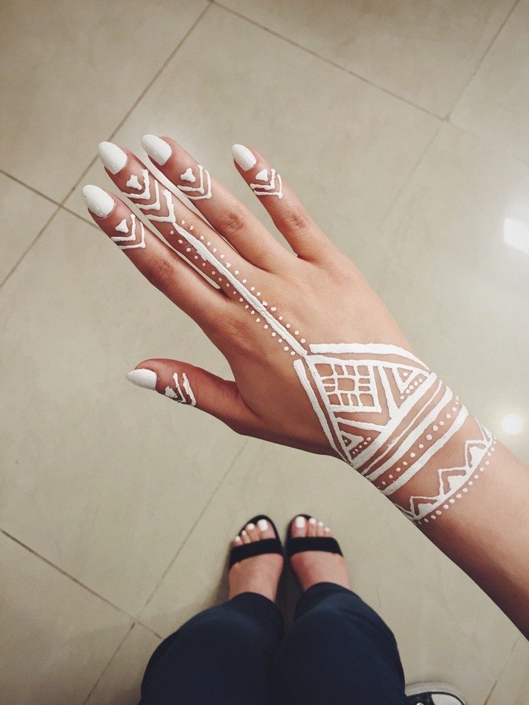 hvide henna tatoveringer arm små tatoveringer til kvinder