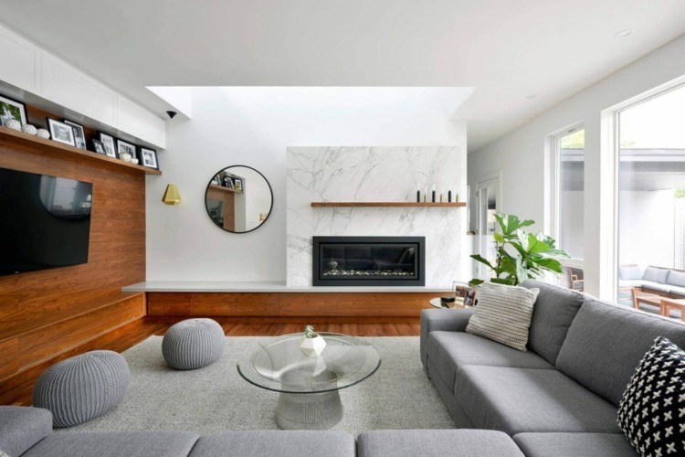 hvidt køkken-marmor-grå-møbler-stue-vægbeklædning-træ