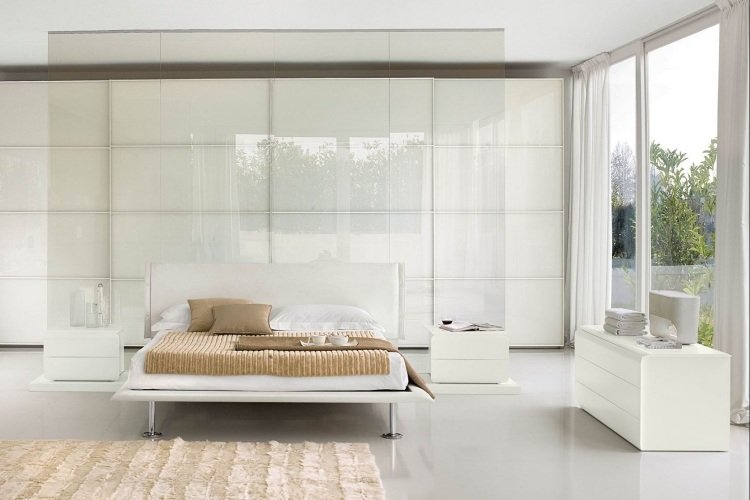 Hvide soveværelsesmøbler -stil-design-minimalistisk-garderobe-højglans-vindues-kommode